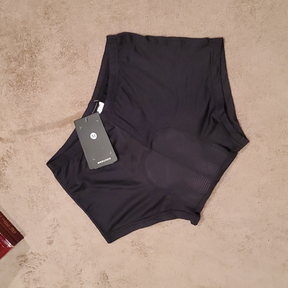 ARSUXEO women's size S mesh padded cycling shorts.